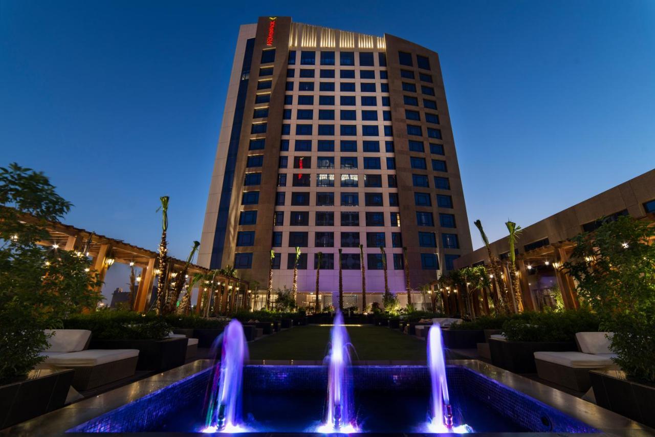 Movenpick Hotel And Residences Riyadh Exterior photo Hilton Cairo