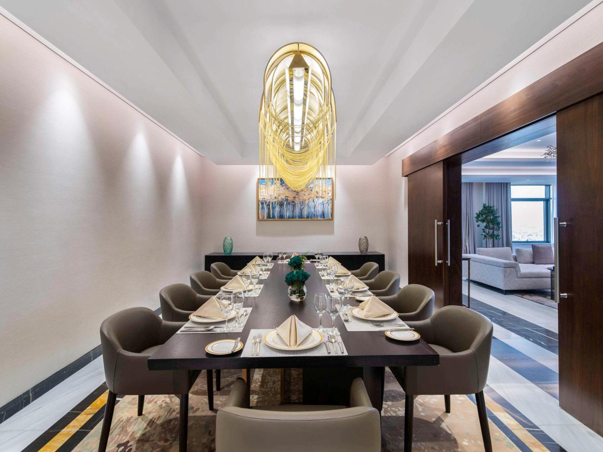 Movenpick Hotel And Residences Riyadh Exterior photo The private dining room at the hotel