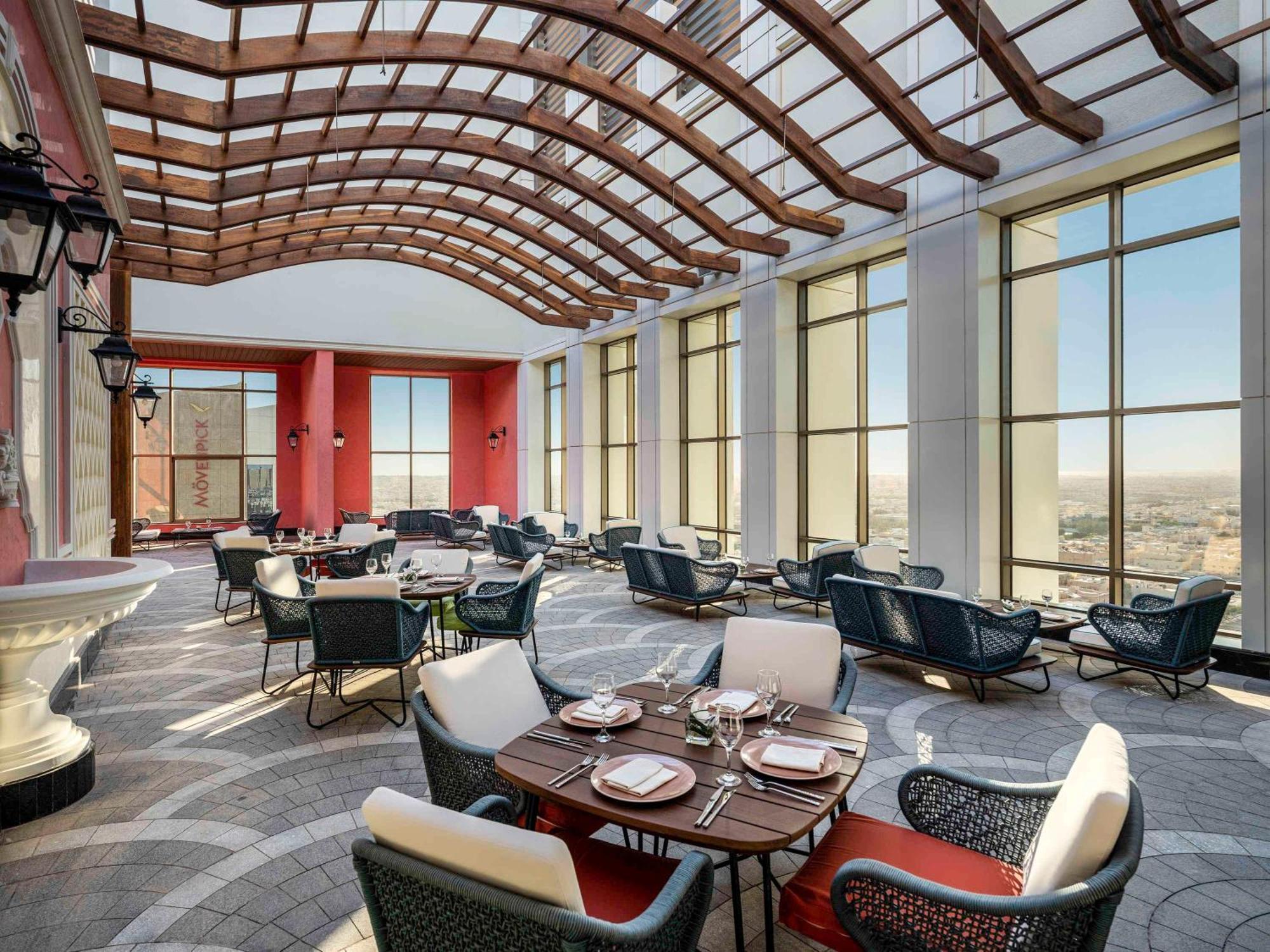 Movenpick Hotel And Residences Riyadh Exterior photo The Terrace